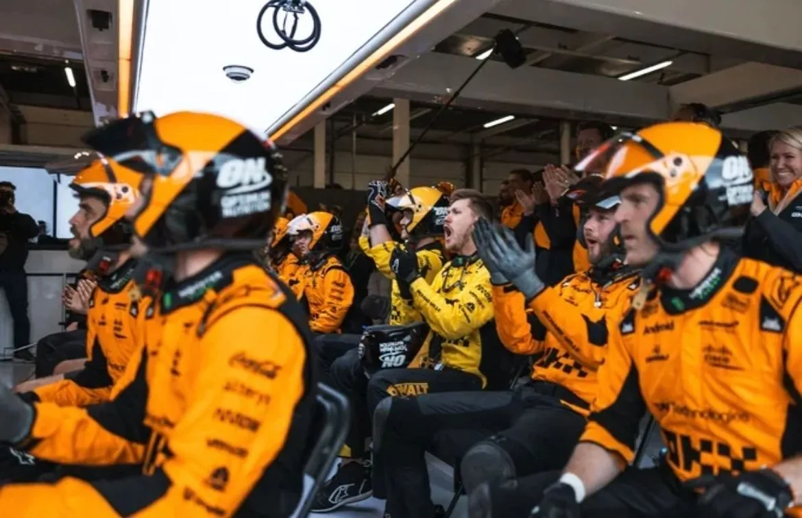 McLaren Crew Delivers DHL’s Fastest Pit Stop of the Weekend