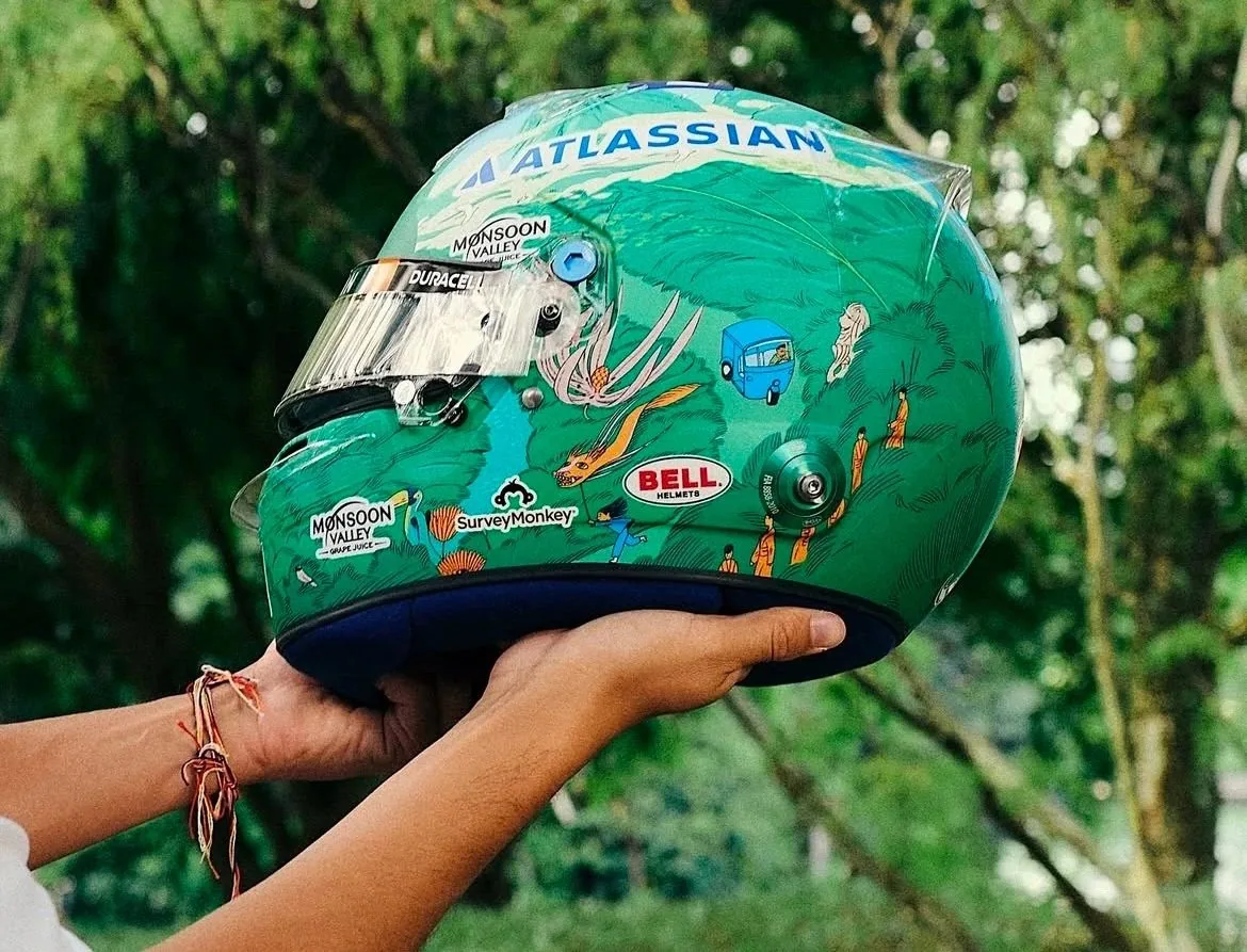 Albon Reveals Singapore GP Helmet to Support UNICEF